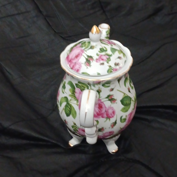 Vintage Victoria.s Garden Porcelain Teapot - Picture 2 of 7
